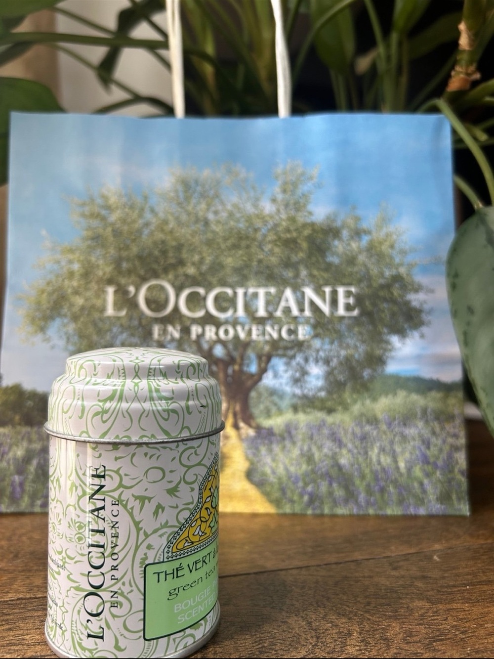 L'OCCITANE Small Green & White Thé Vert Decorative Tin - Picture 6 of 6
